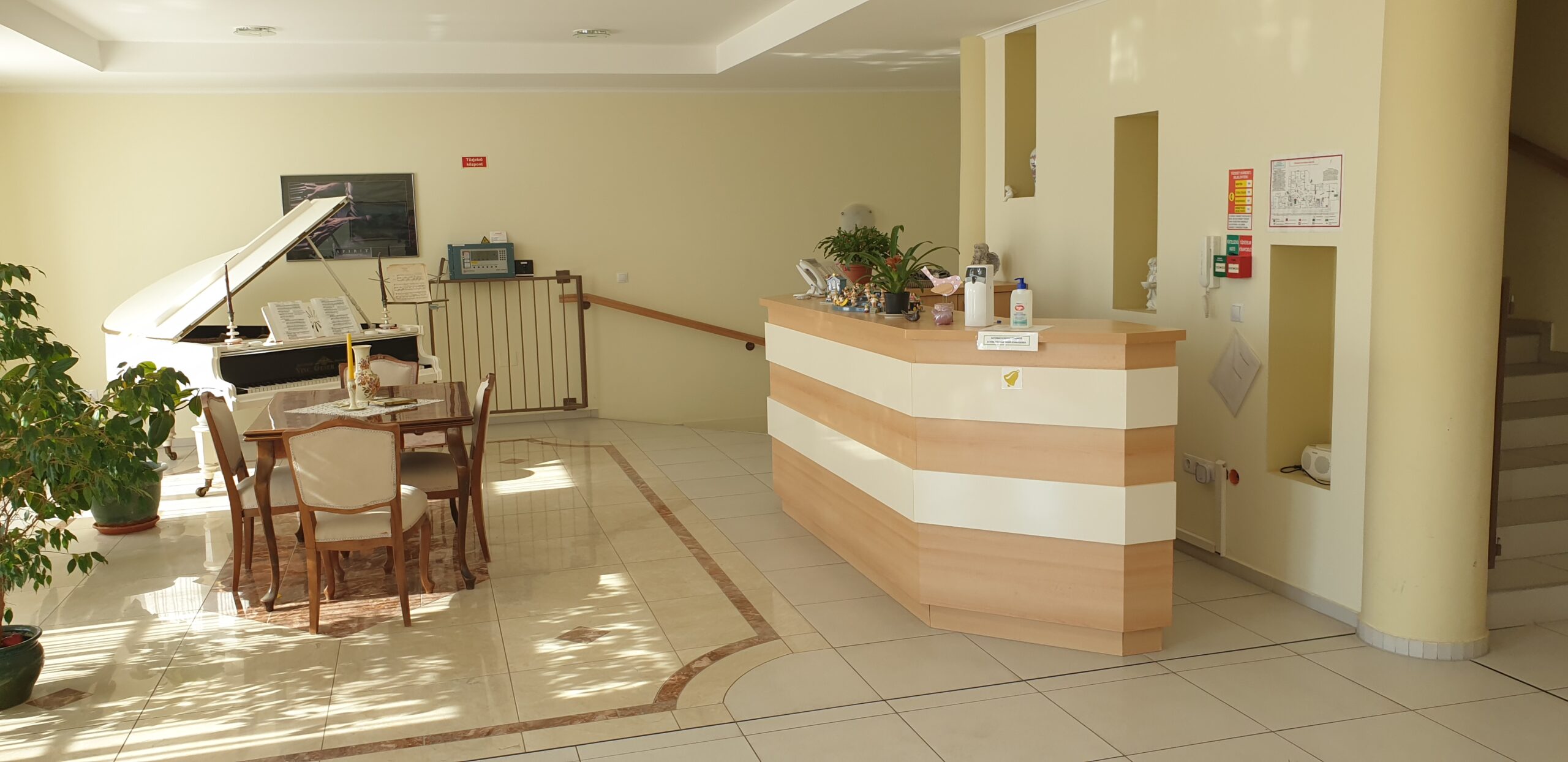 Lobby_Seniorenheime-Ungarn